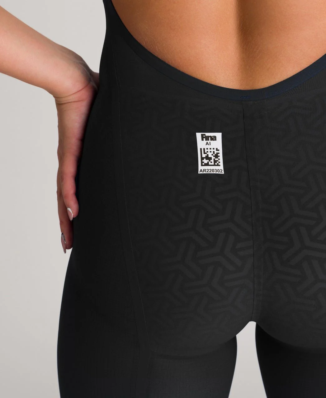 ARENA WOMENS POWERSKIN CARBON GLIDE OPEN BACK KNEESUIT - Image 14